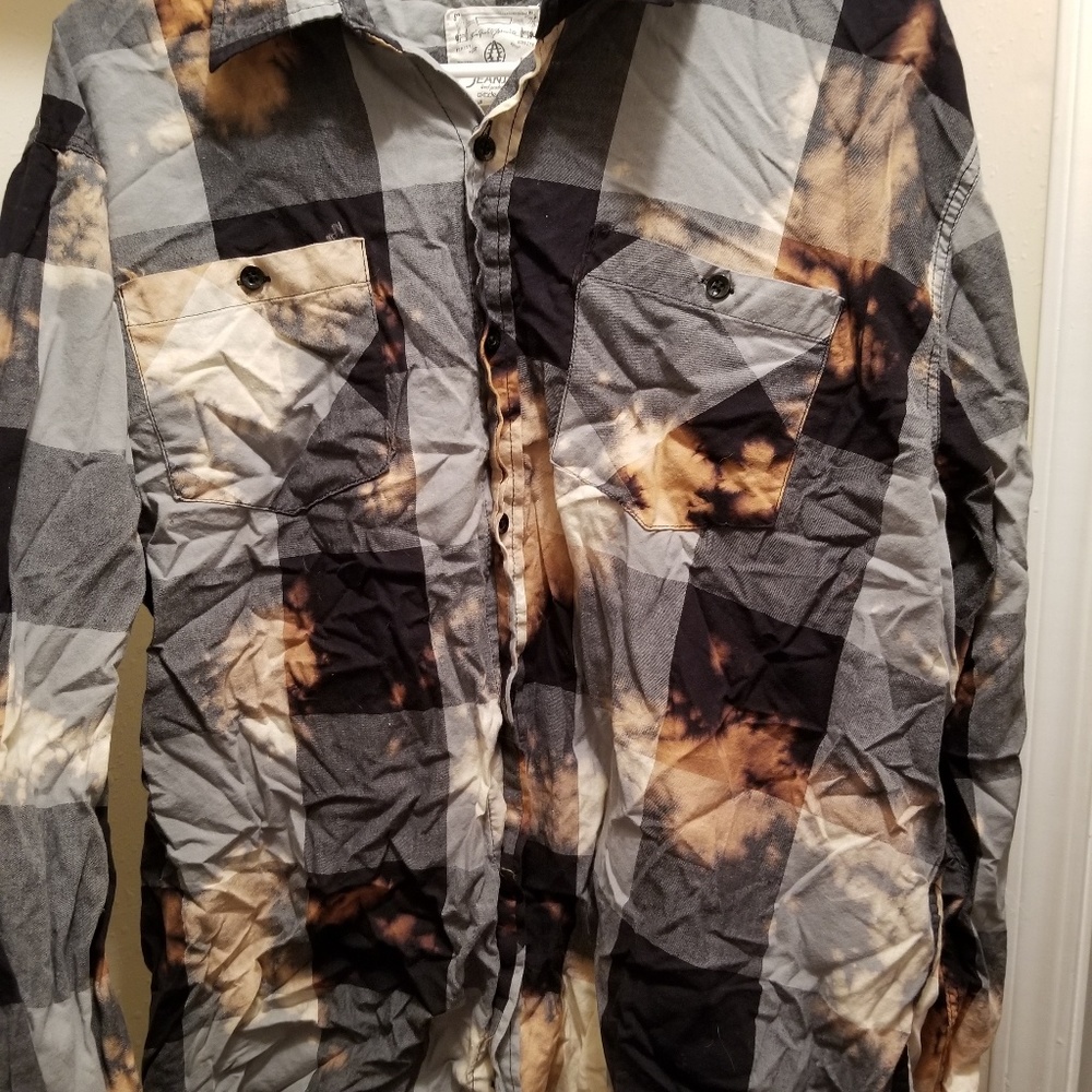 Casual button up shirt